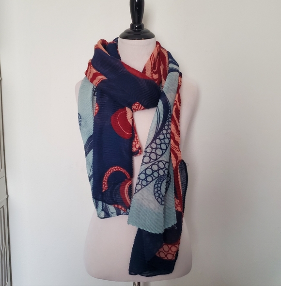 Native Northwest Scarf - Picture 2 of 2